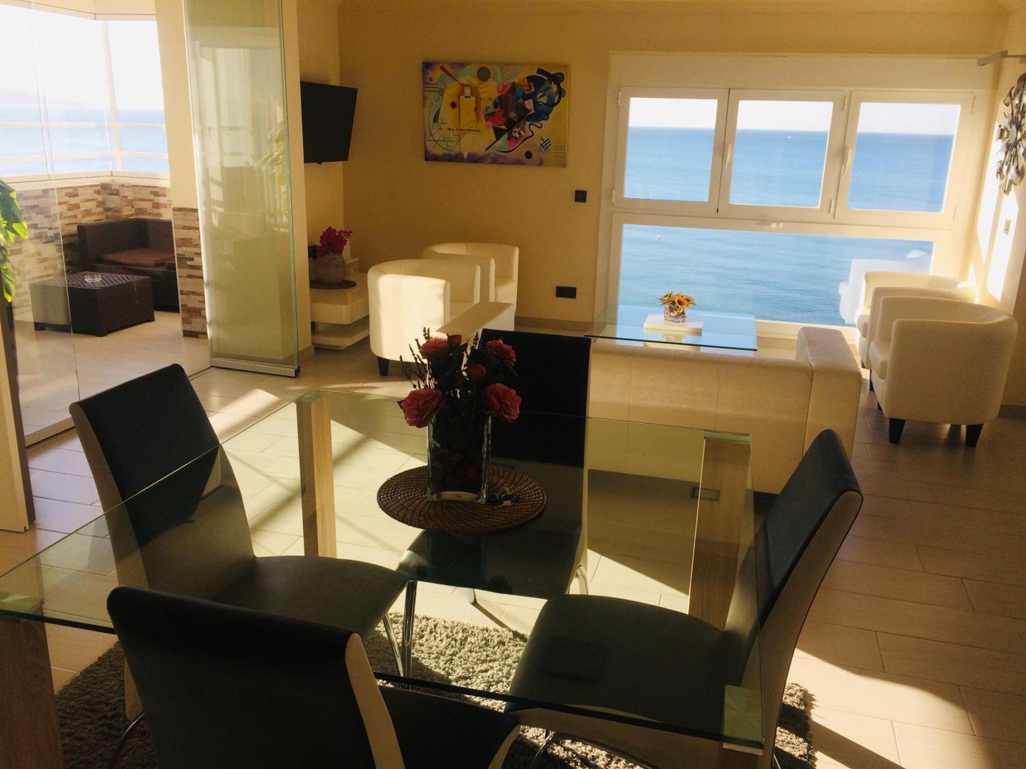 Royal Executive Suite مالقة المظهر الخارجي الصورة